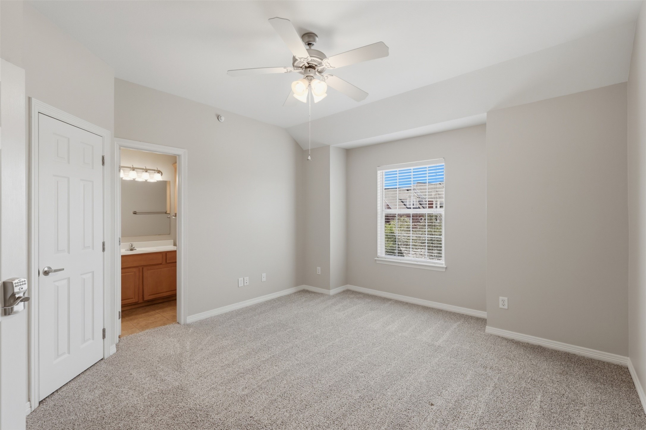 305 Holleman Drive E 1004 Property Photo 19