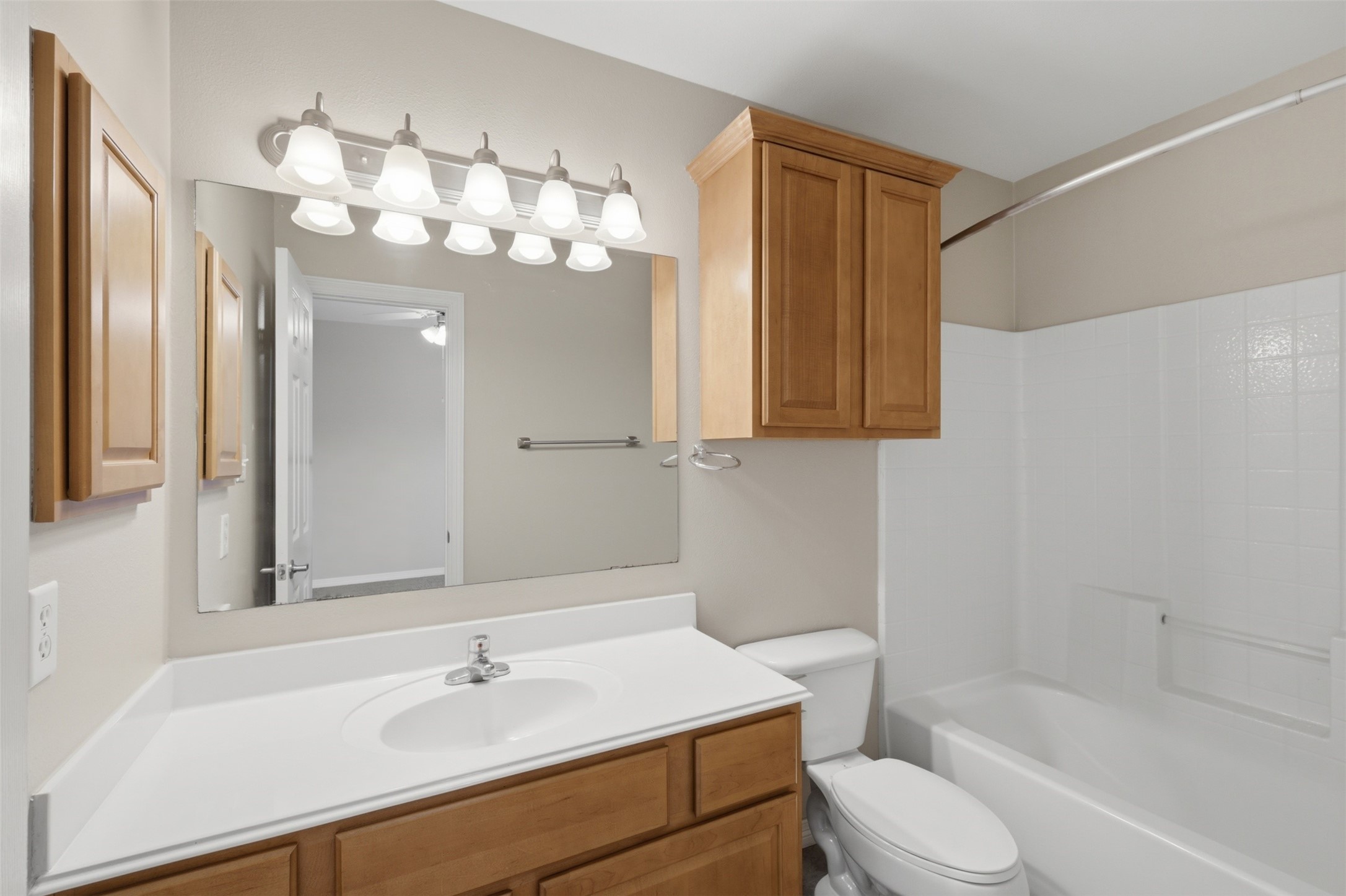 305 Holleman Drive E 1004 Property Photo 20