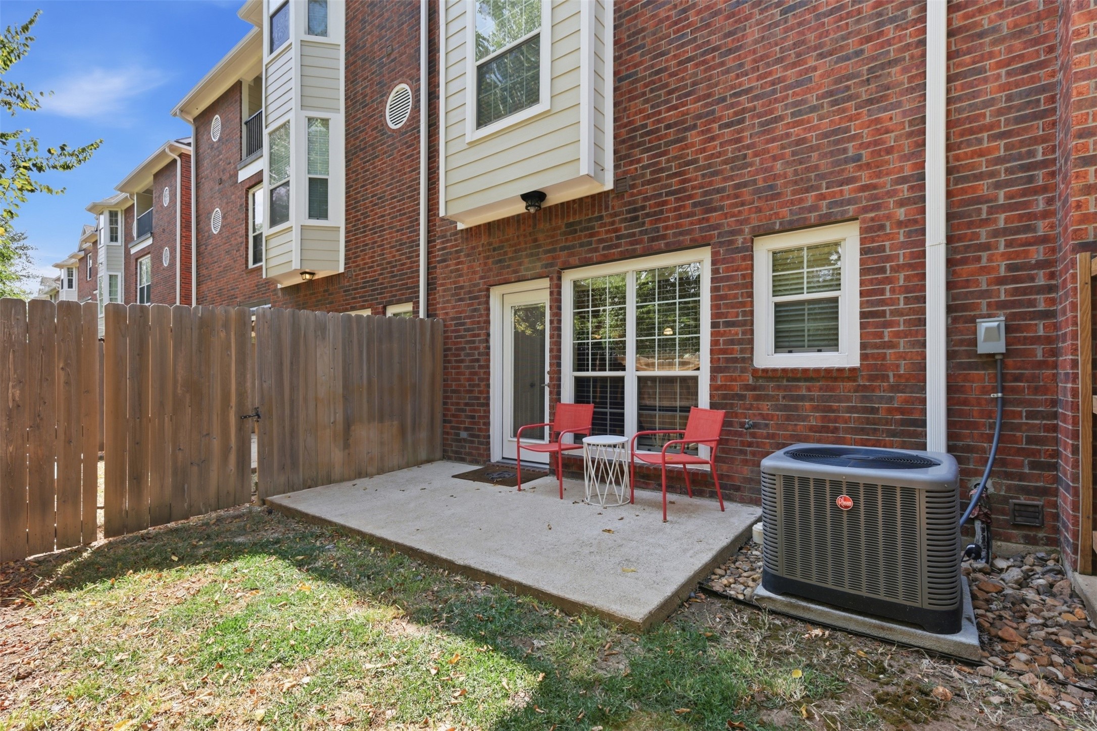 305 Holleman Drive E 1004 Property Photo 21