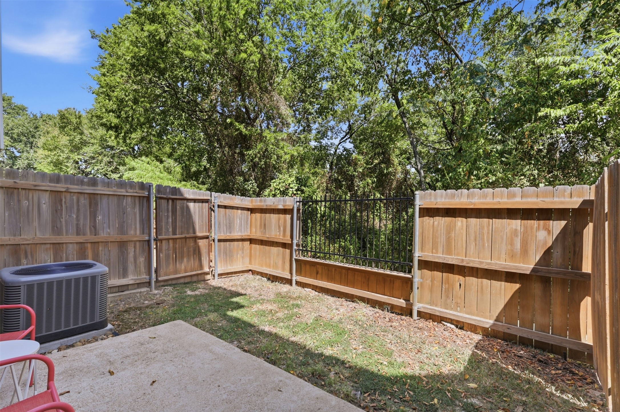 305 Holleman Drive E 1004 Property Photo 22