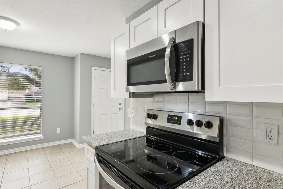 8540 Glen Meadow Lane Property Photo 6