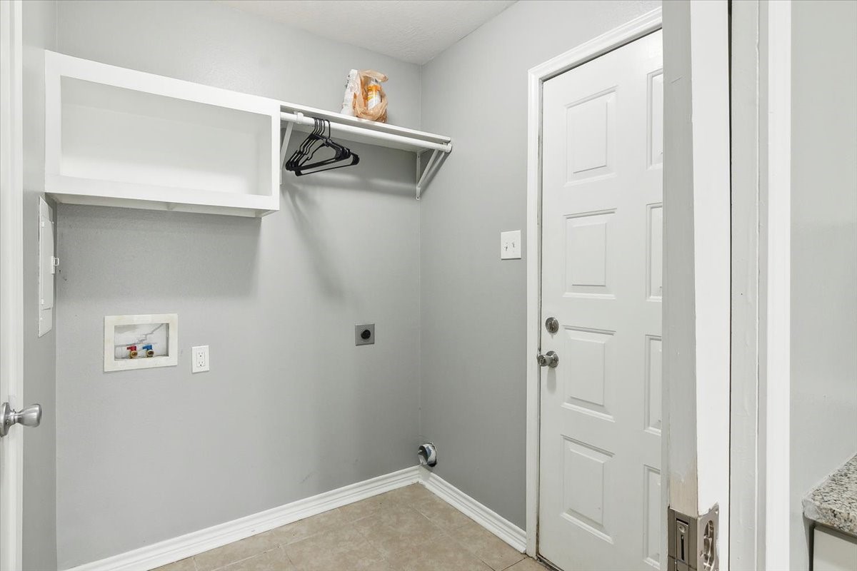 8540 Glen Meadow Lane Property Photo 8