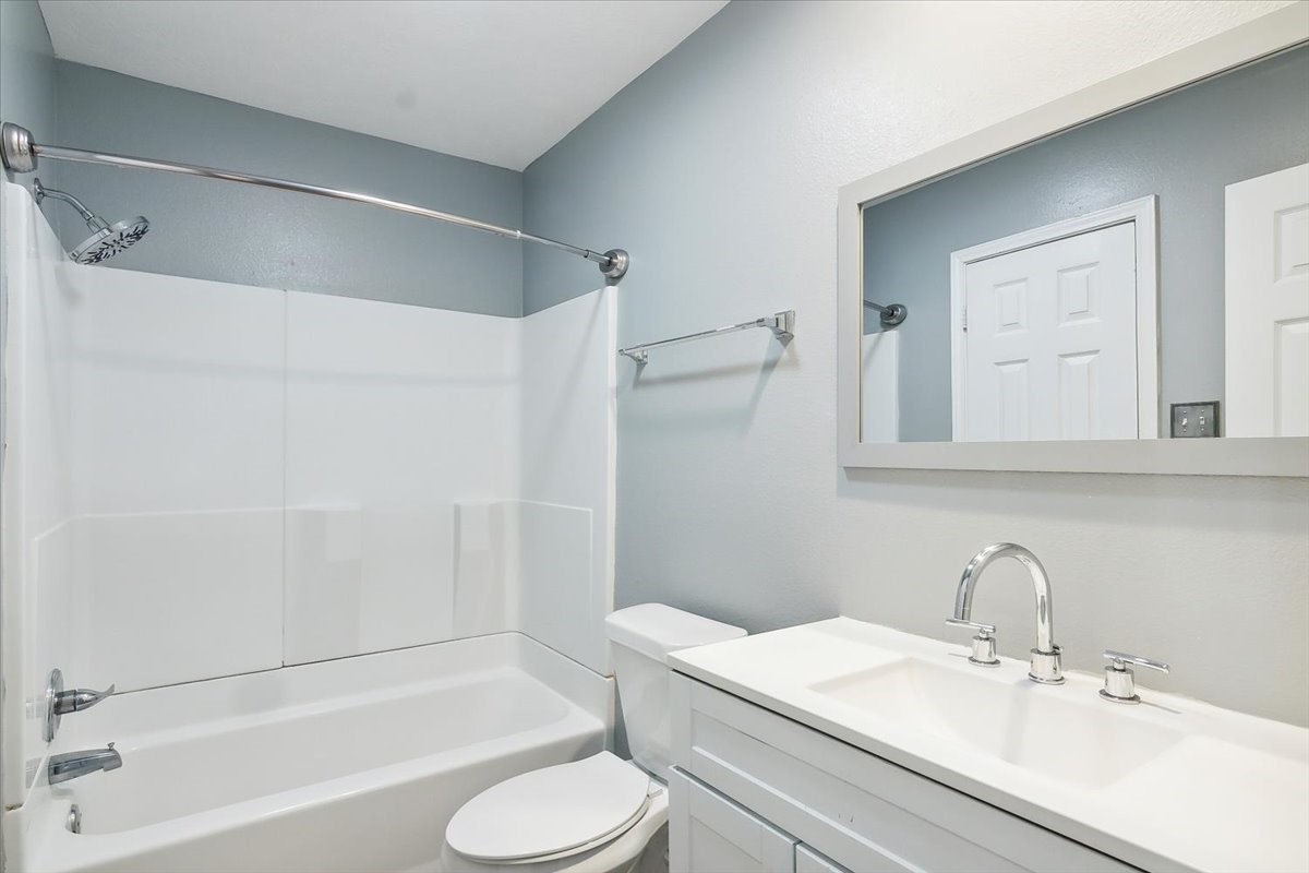 8540 Glen Meadow Lane Property Photo 16