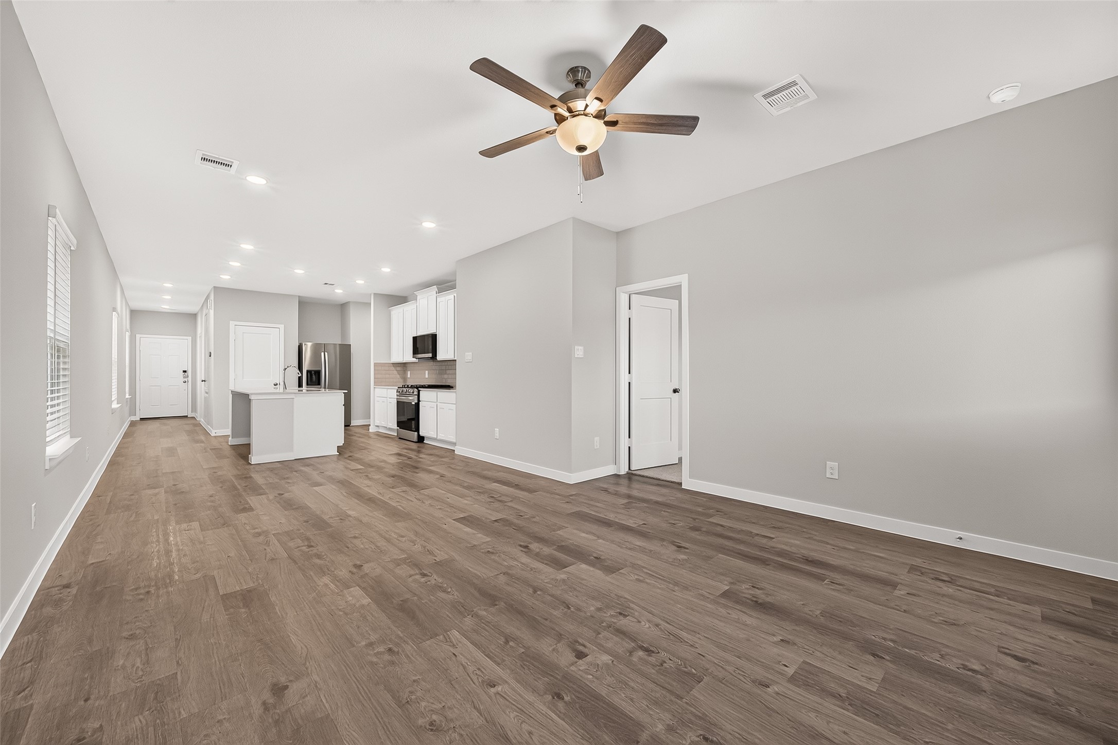 4042 Bay Court Property Photo 8