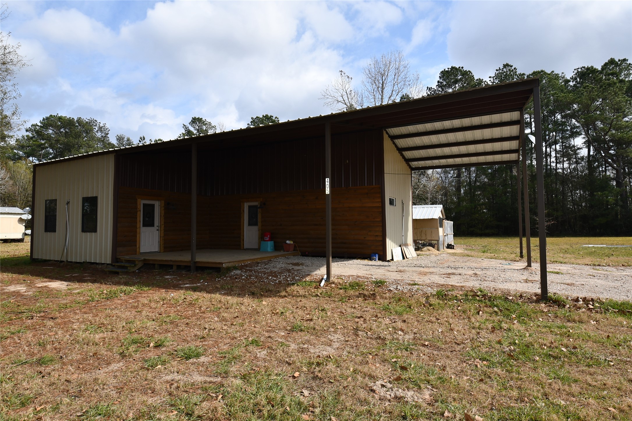 405 County Road 2296 Property Photo 1