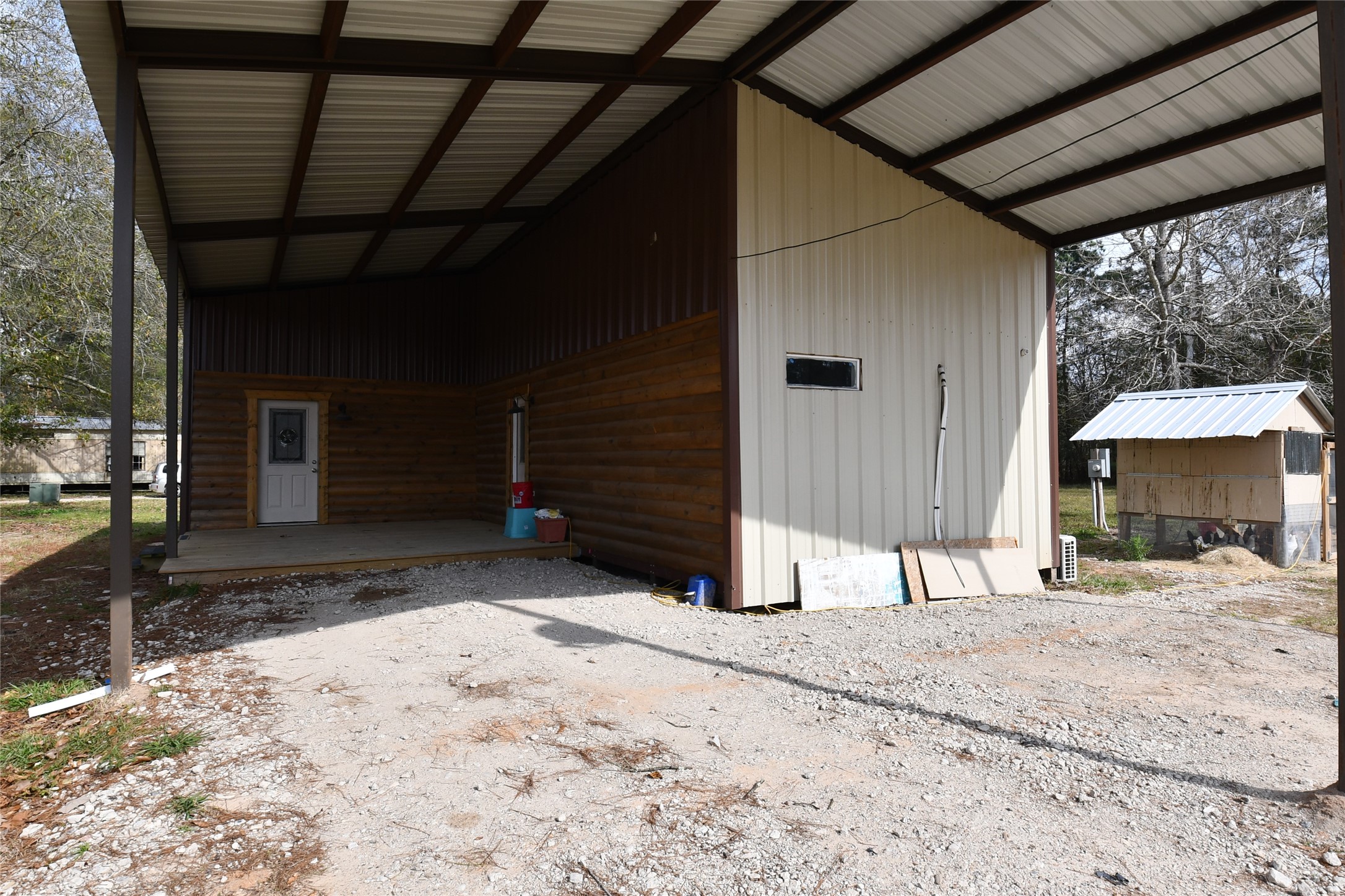 405 County Road 2296 Property Photo 6