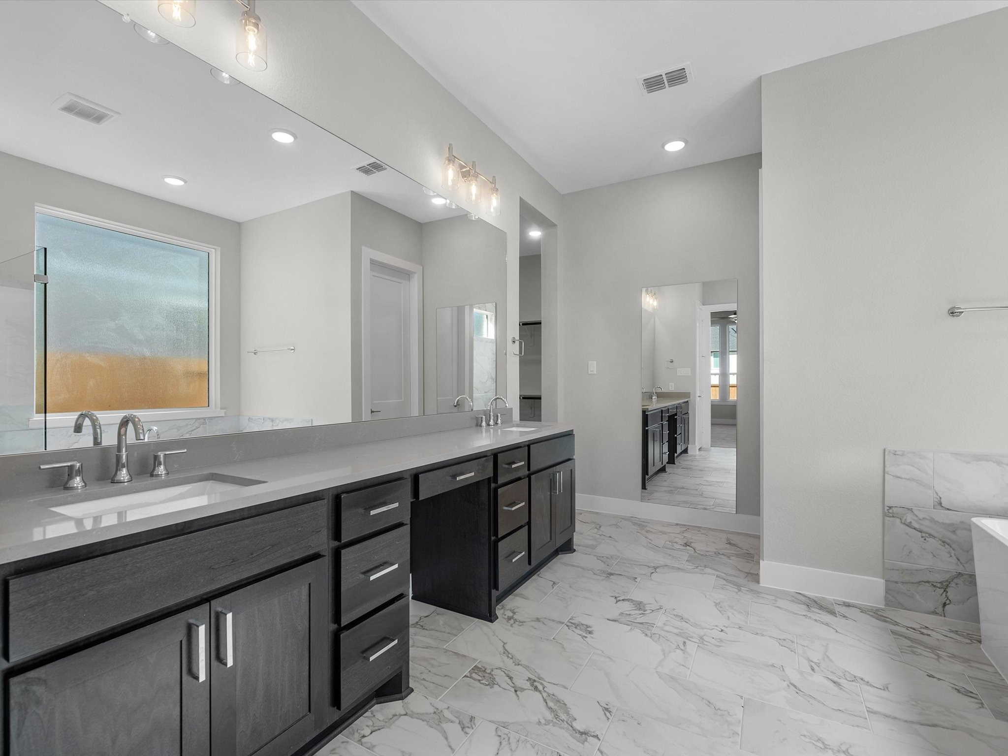 8034 Sunny Ridge Drive Property Photo 11
