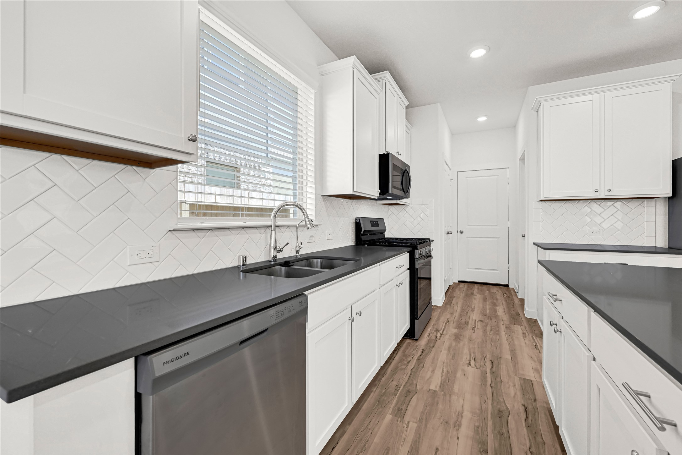 31926 Abington Village Way Property Photo