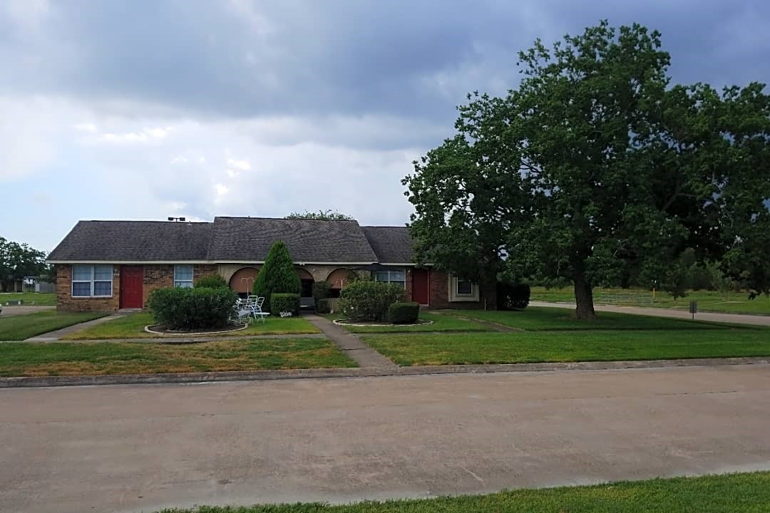 3301 Royal St Property Photo 5