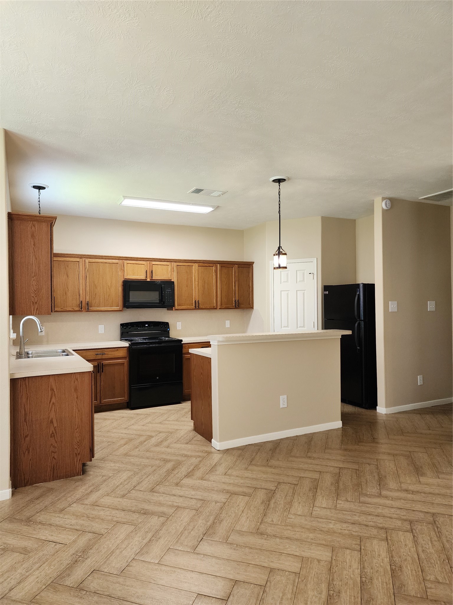 8006 Indian Desert Drive Property Photo 5