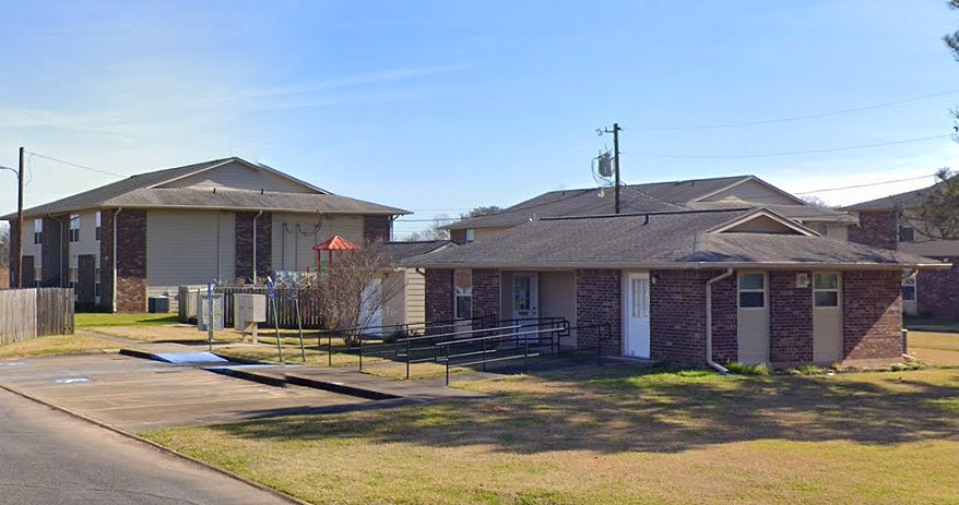1008 Cottonwood Loop Property Photo 3