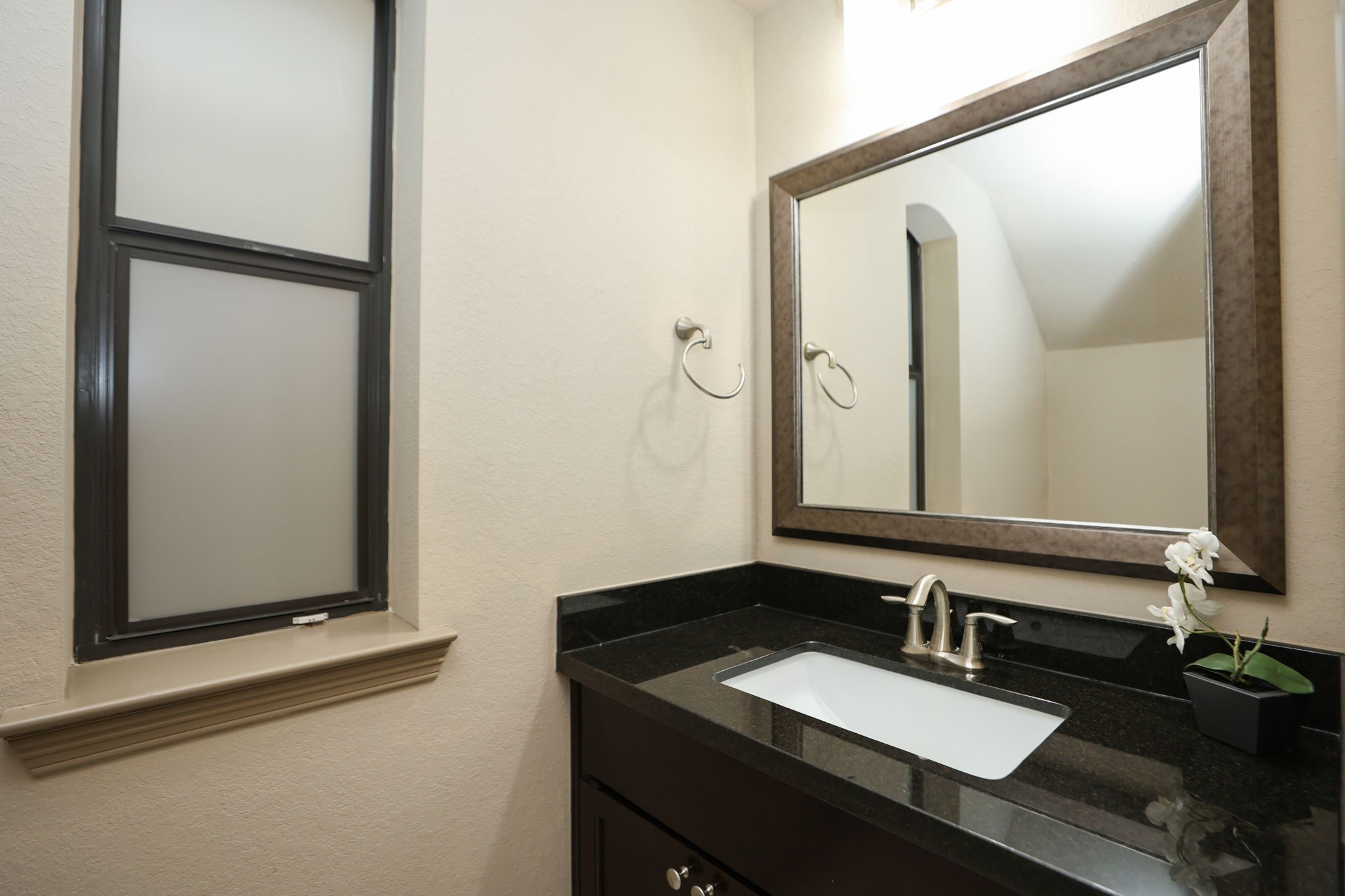 6705 Woodbend Park S Property Photo 5