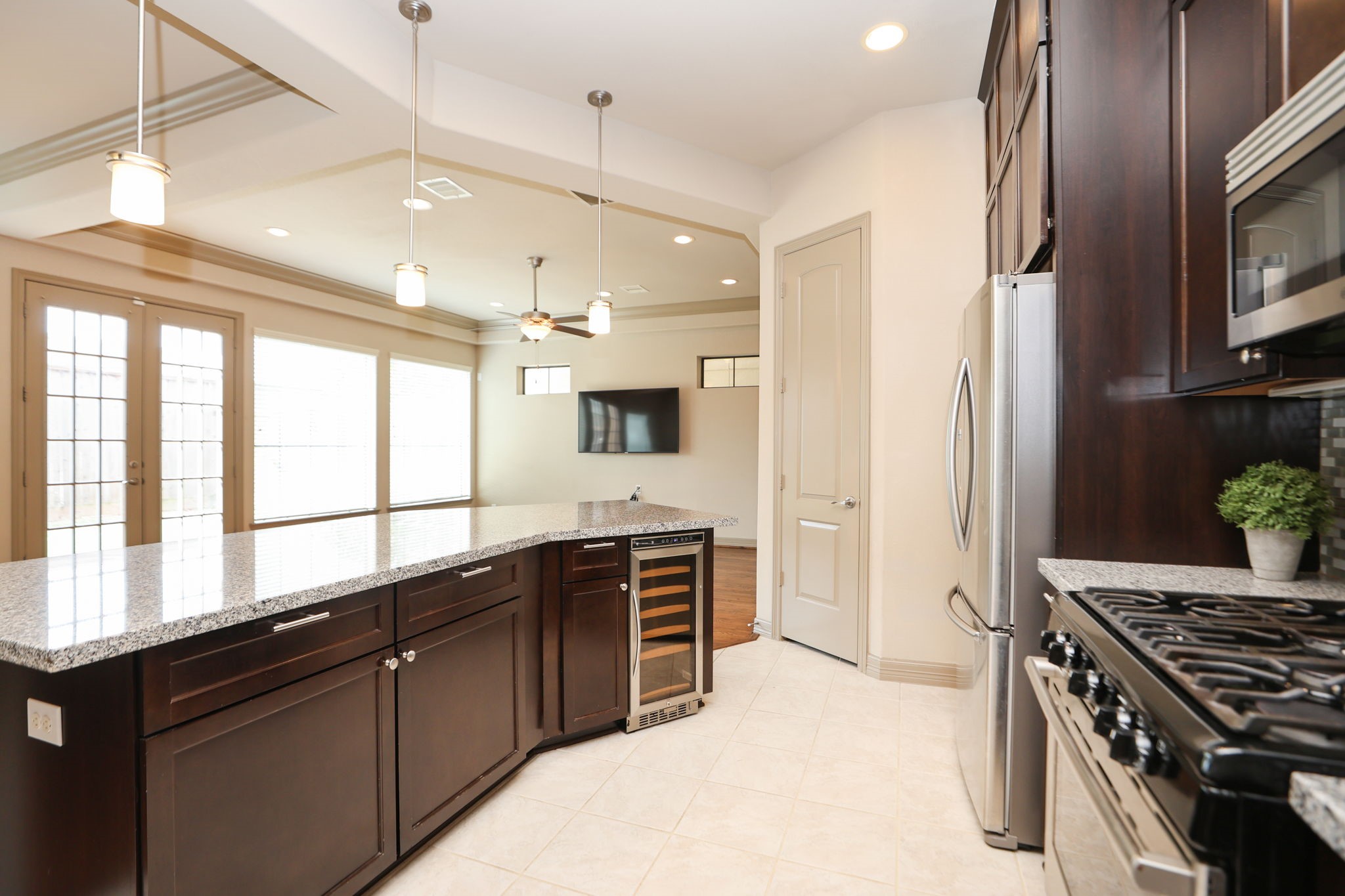 6705 Woodbend Park S Property Photo 15