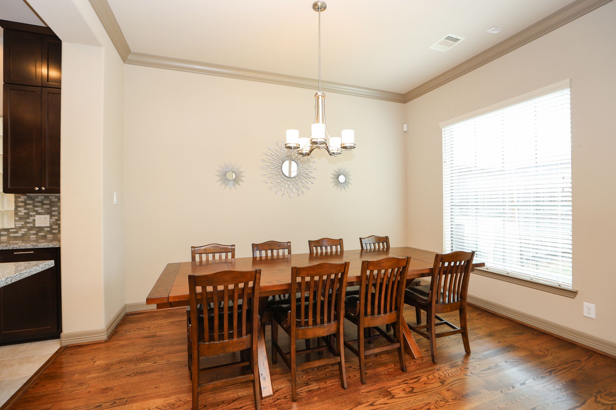 6705 Woodbend Park S Property Photo 16