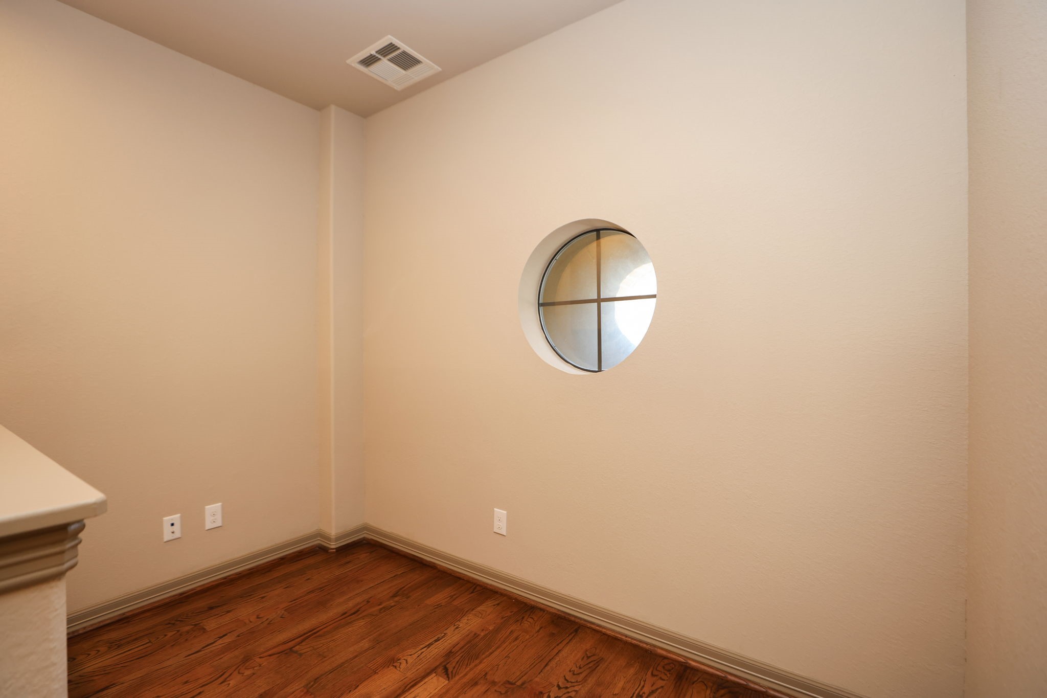 6705 Woodbend Park S Property Photo 17