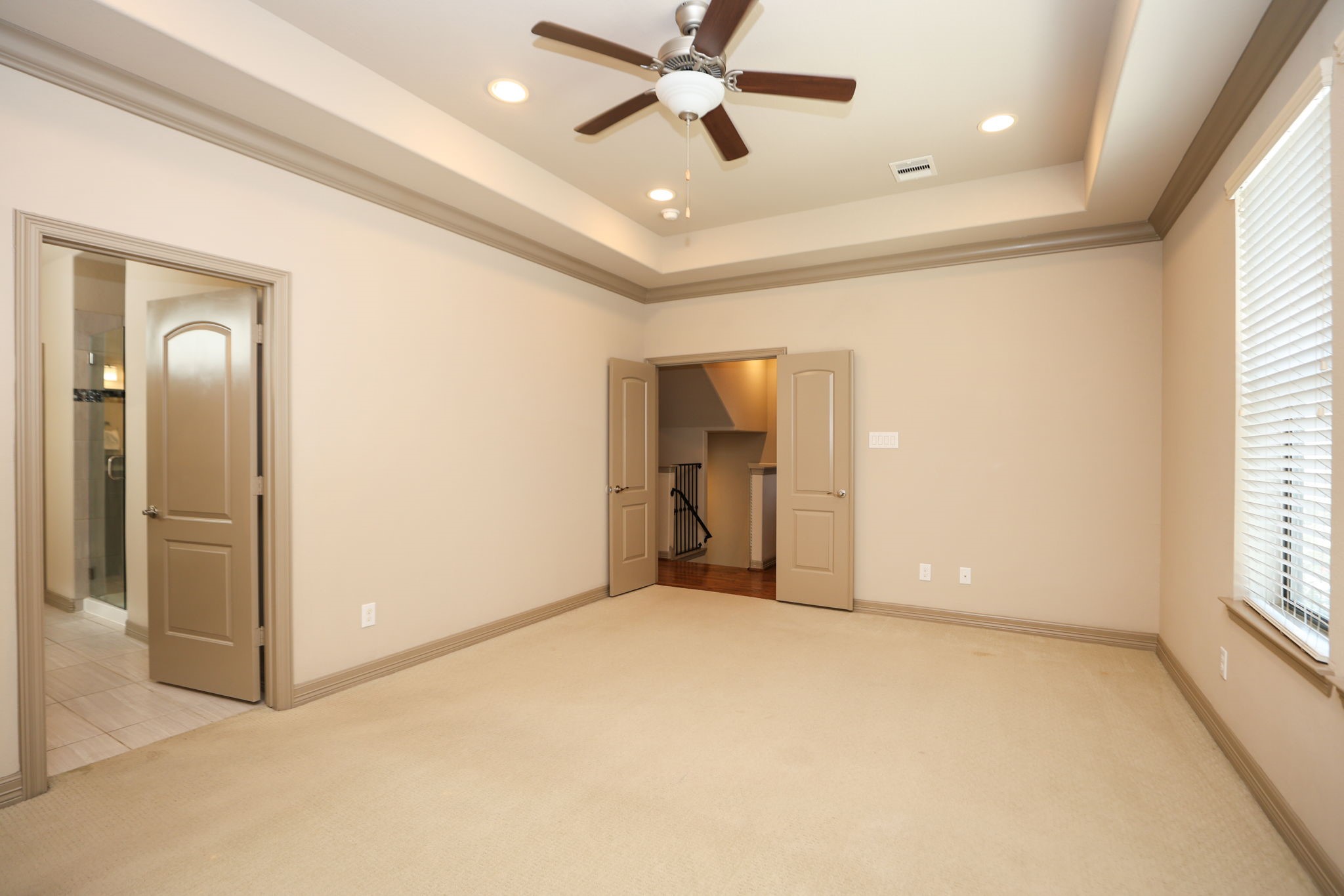 6705 Woodbend Park S Property Photo 19