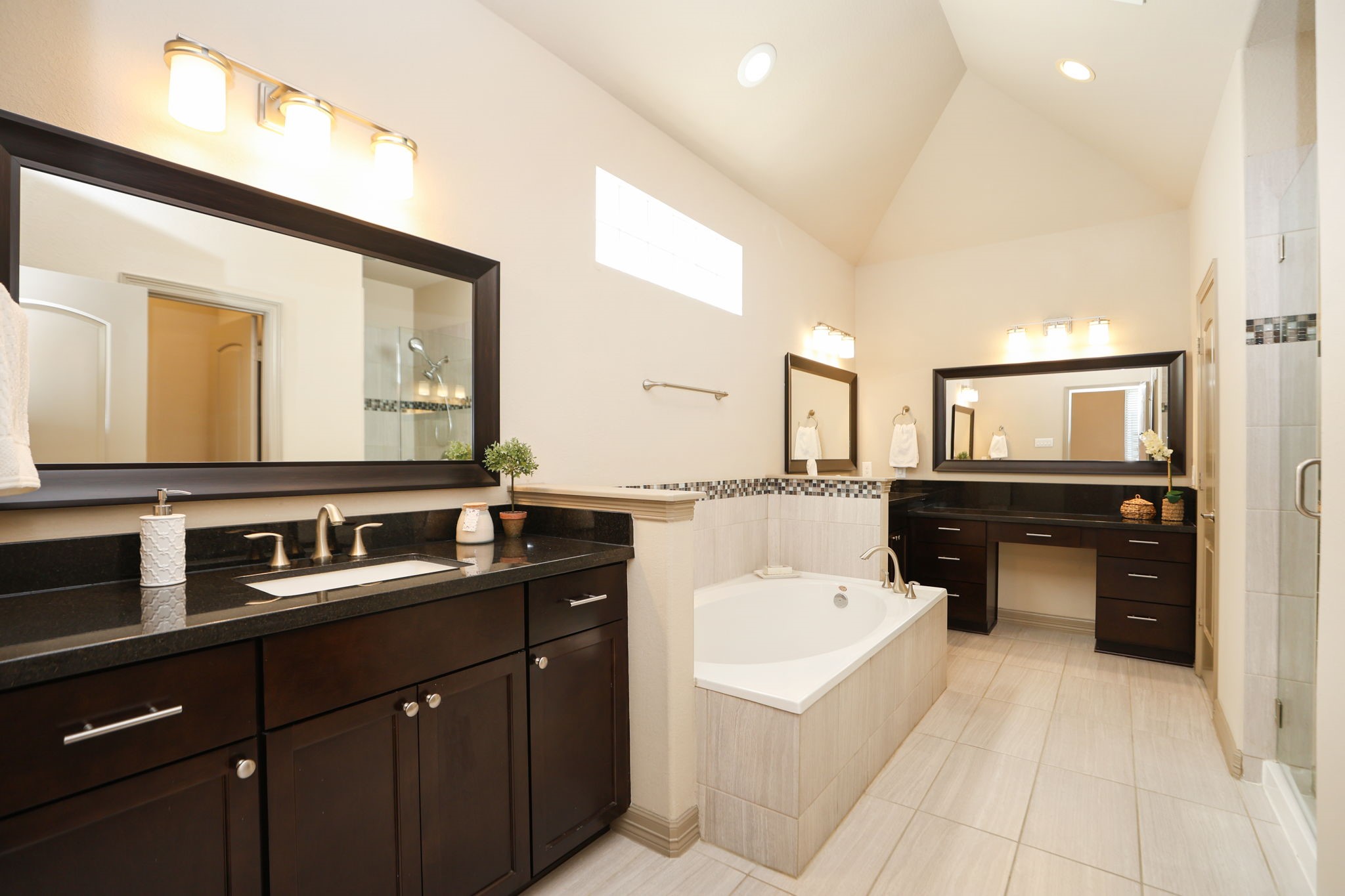 6705 Woodbend Park S Property Photo 20