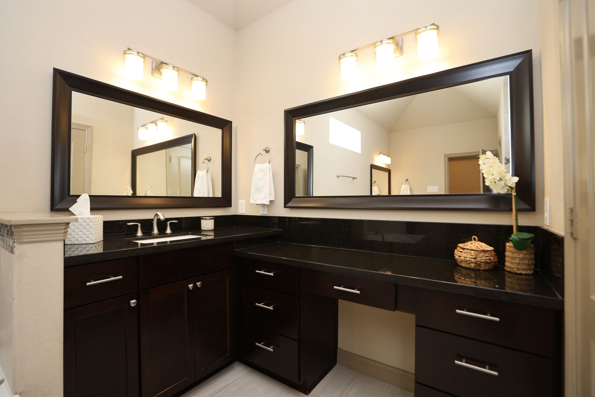 6705 Woodbend Park S Property Photo 22