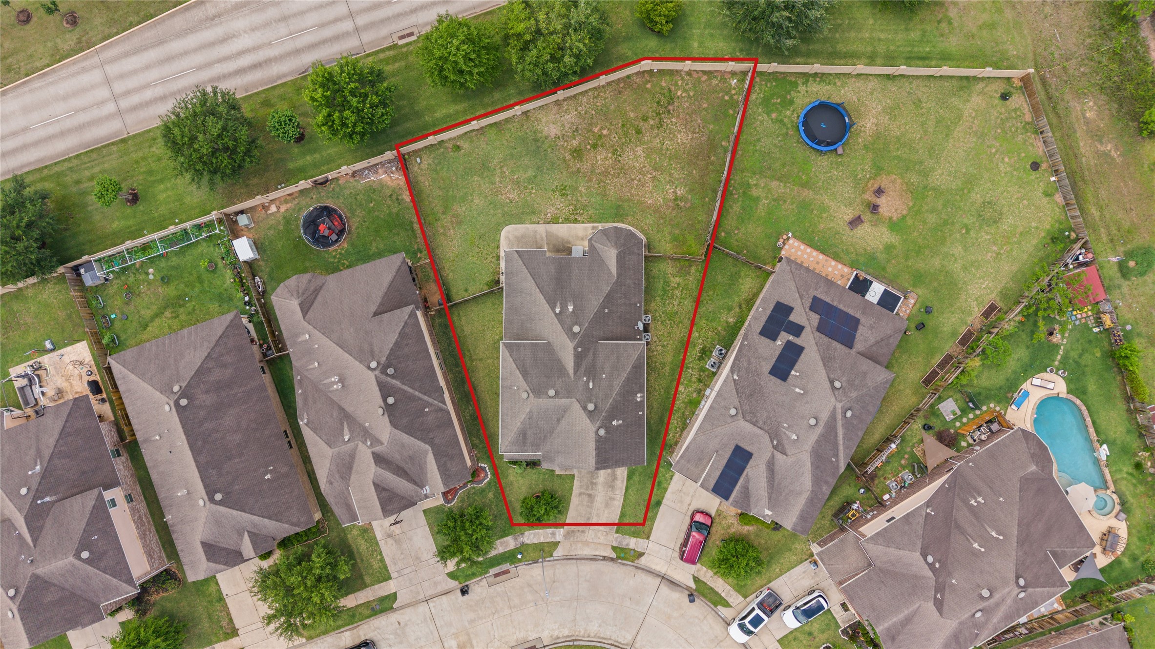 15723 Huddleston Drive Drive Property Photo 3