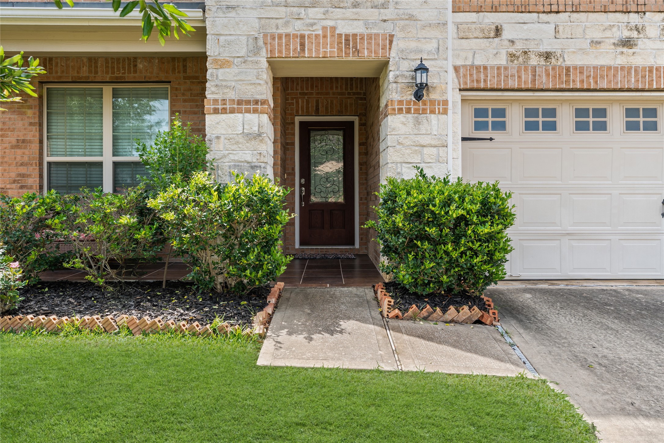 15723 Huddleston Drive Drive Property Photo 6