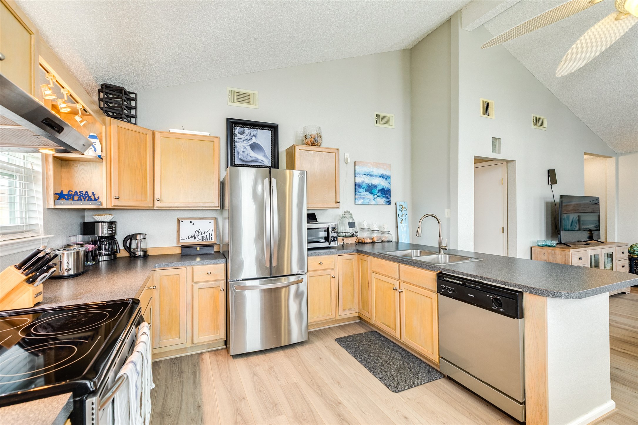 16614 Bermuda Way Property Photo 9