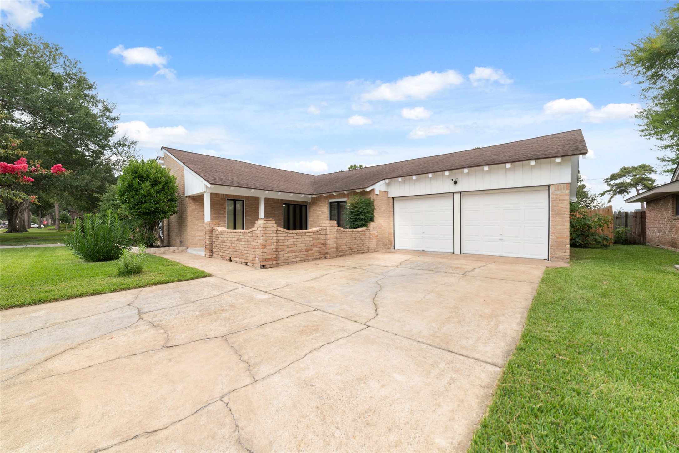 11411 Ash Creek Drive Property Photo 2