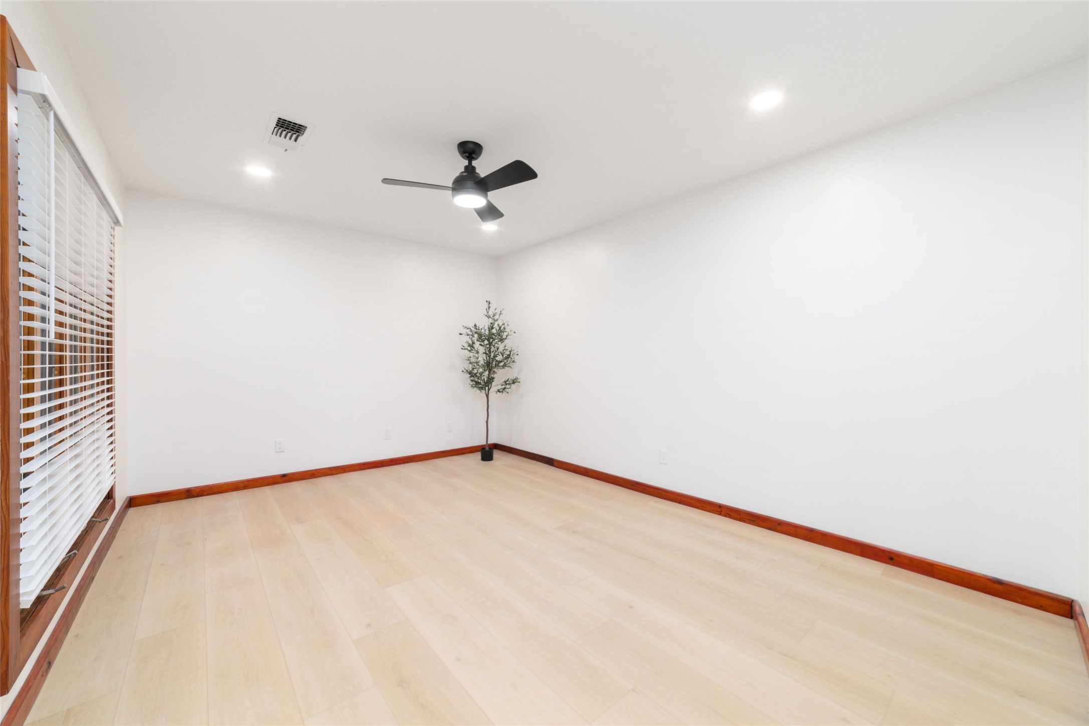 11411 Ash Creek Drive Property Photo 9