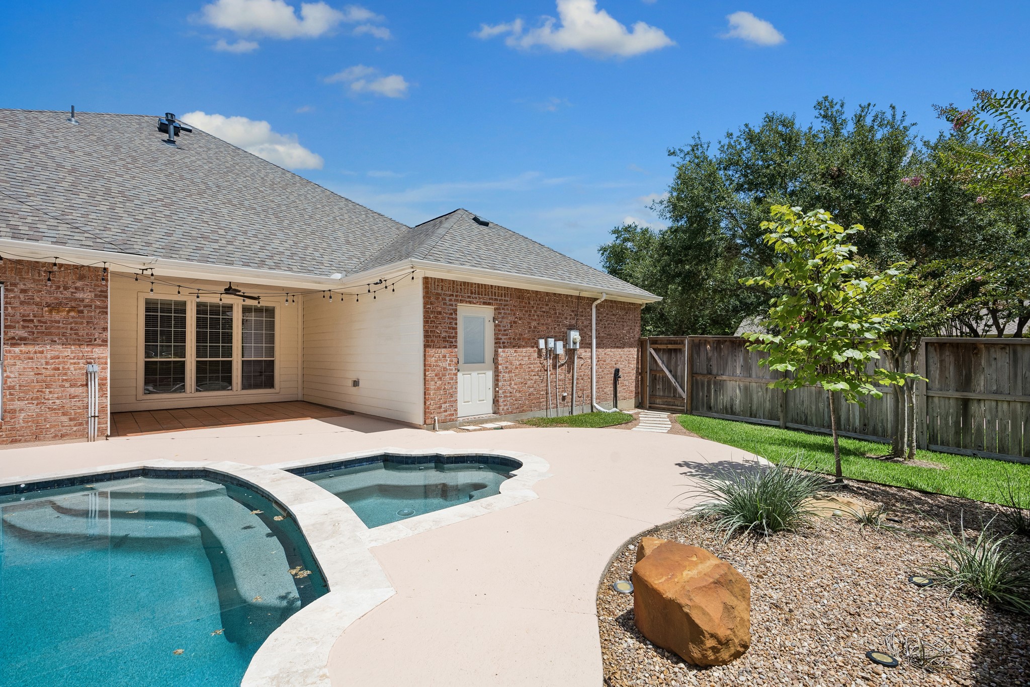 1007 Longdraw Drive Property Photo 6