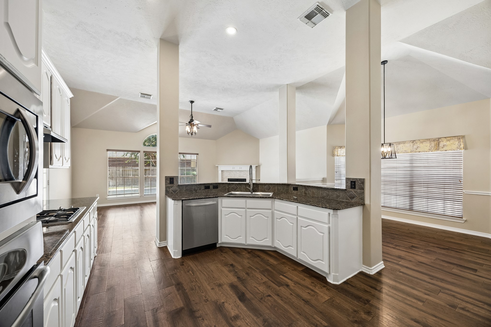 1007 Longdraw Drive Property Photo 12
