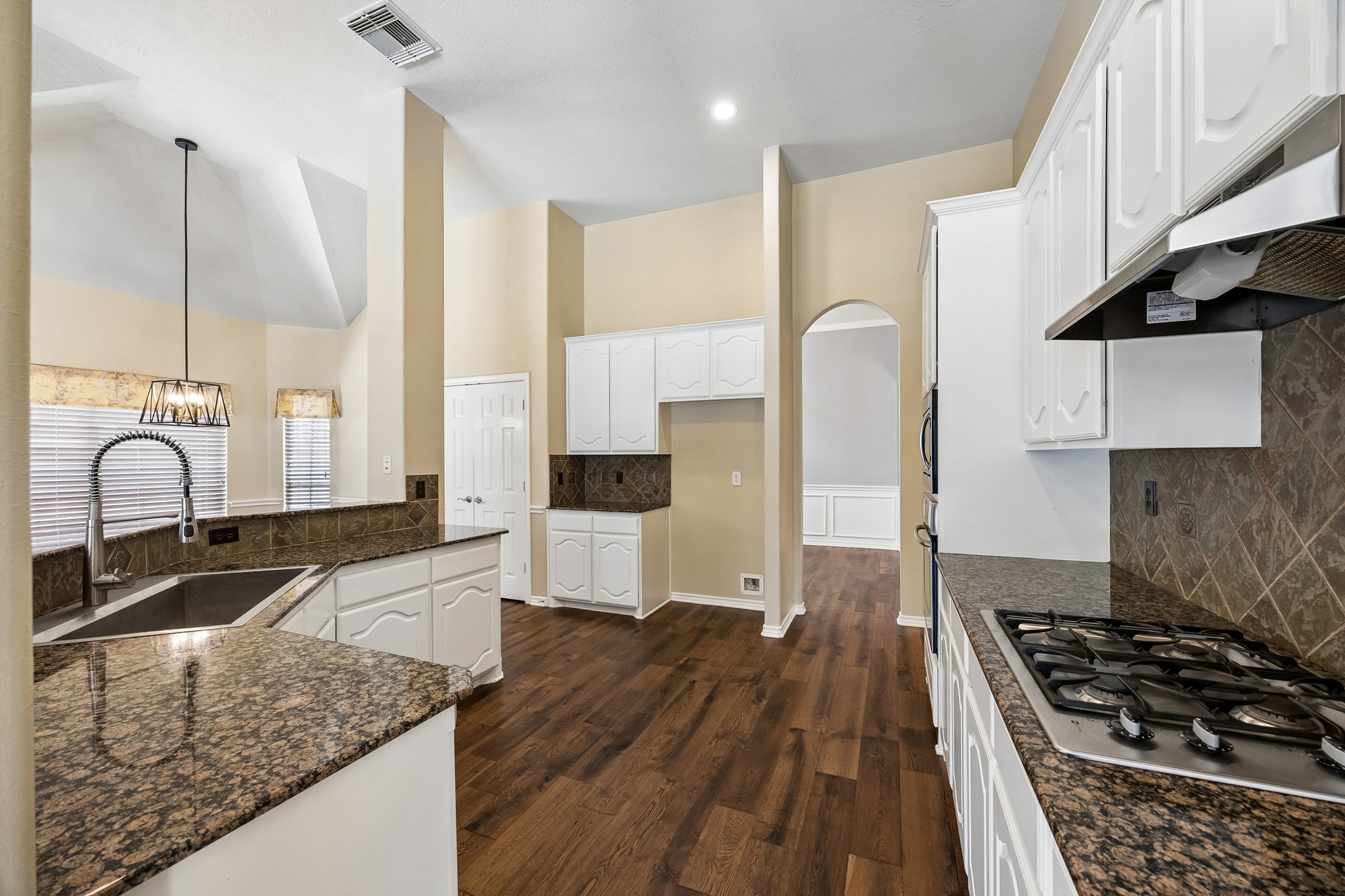 1007 Longdraw Drive Property Photo 13