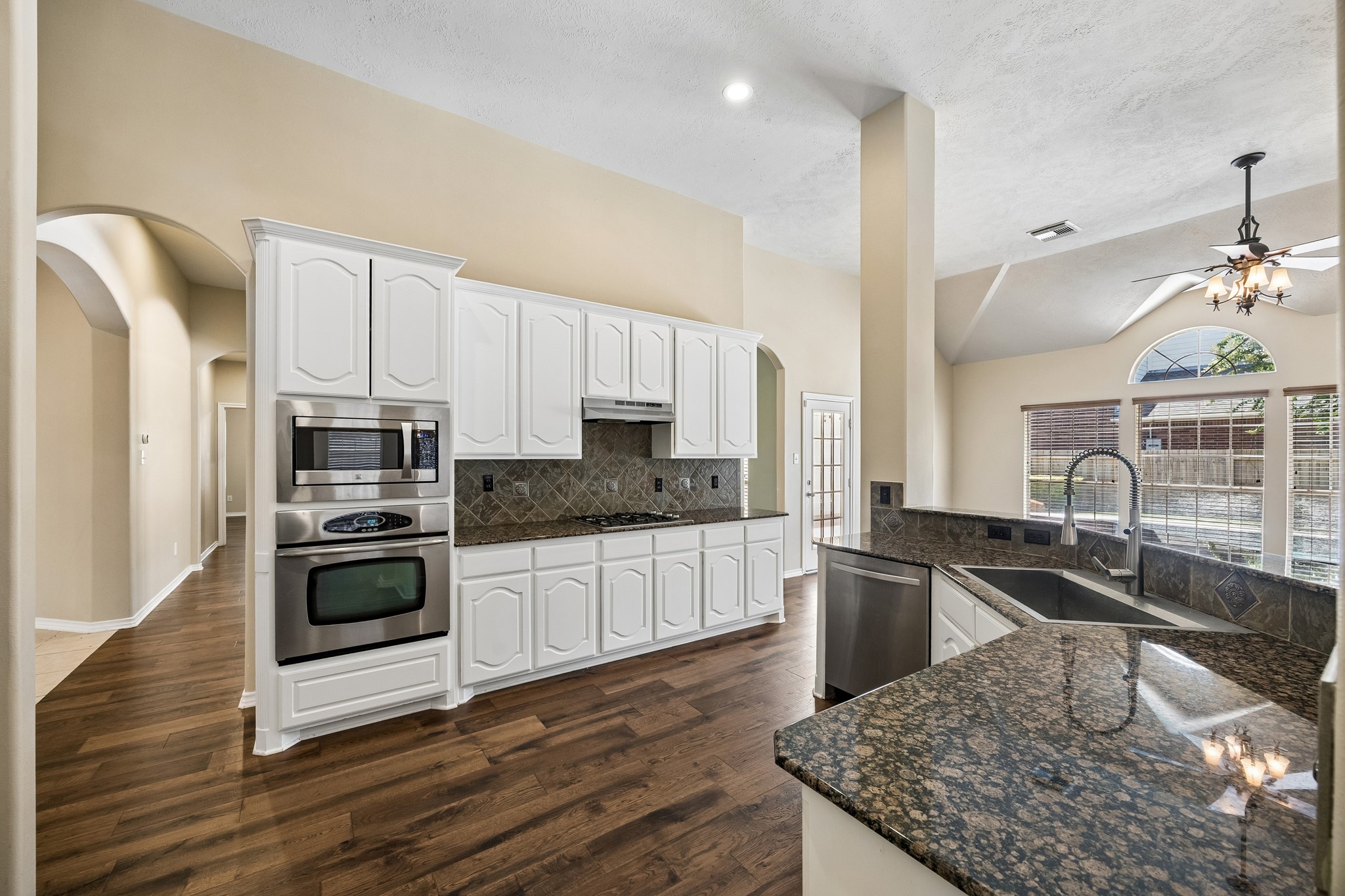 1007 Longdraw Drive Property Photo 14