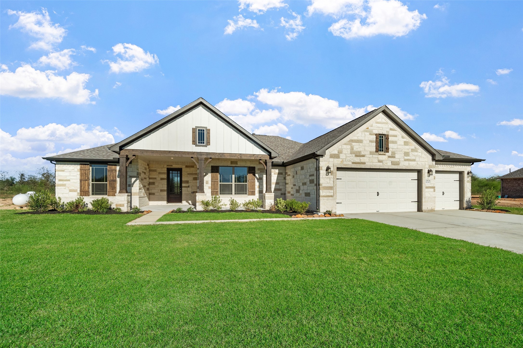 9510 Tree House Court Property Photo 1