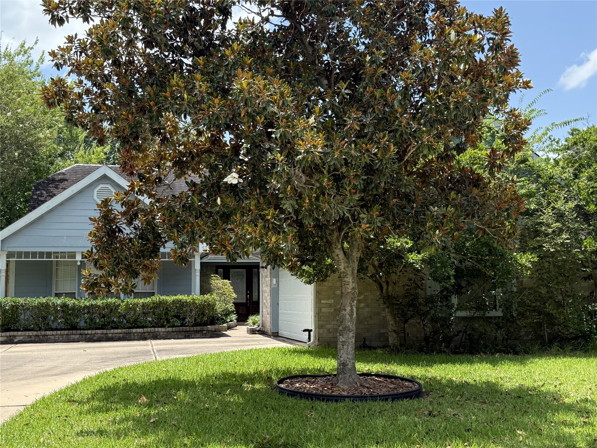 519 E Hillary Circle Property Photo 1