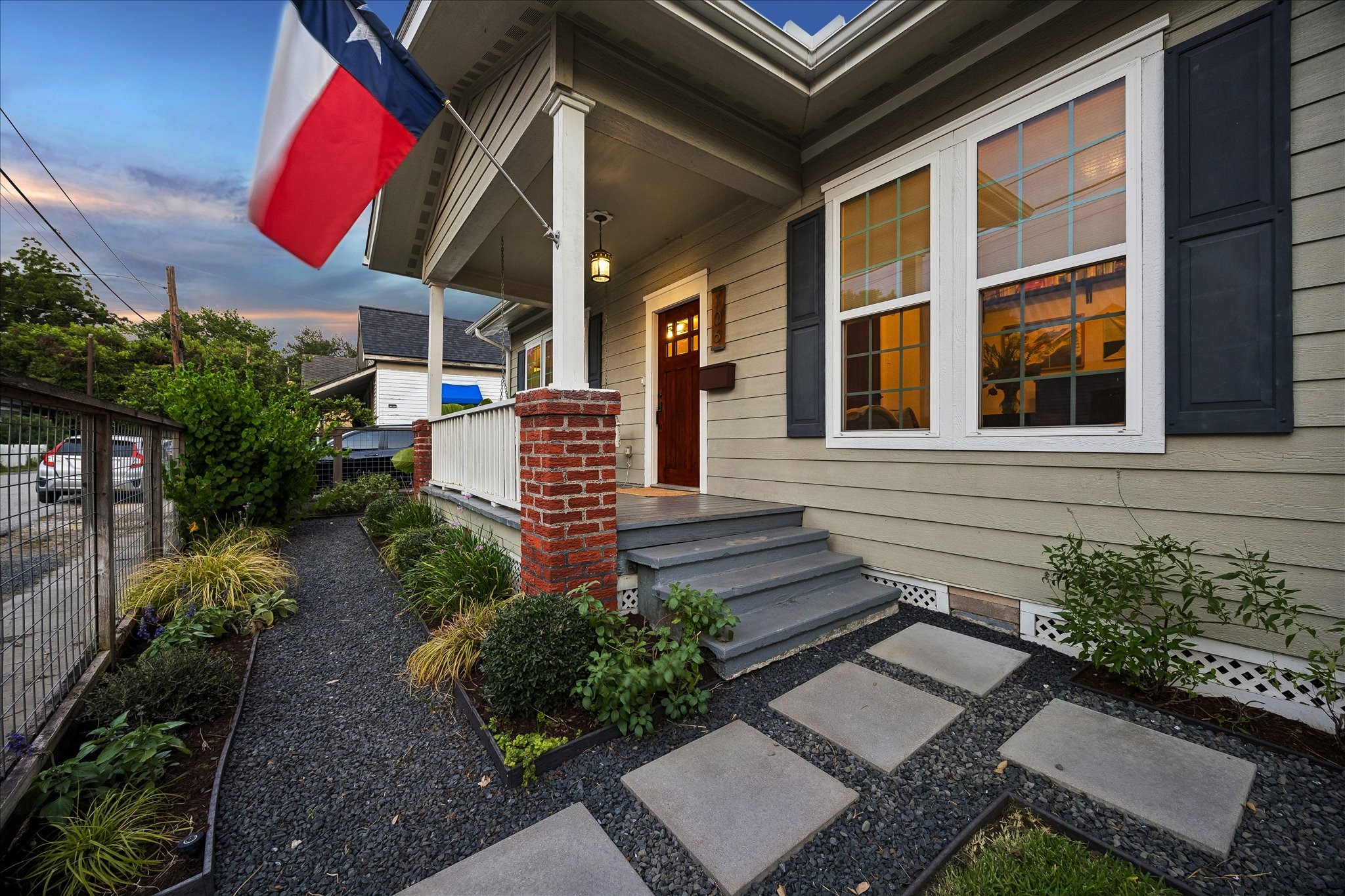 106 Alma Street Property Photo 4