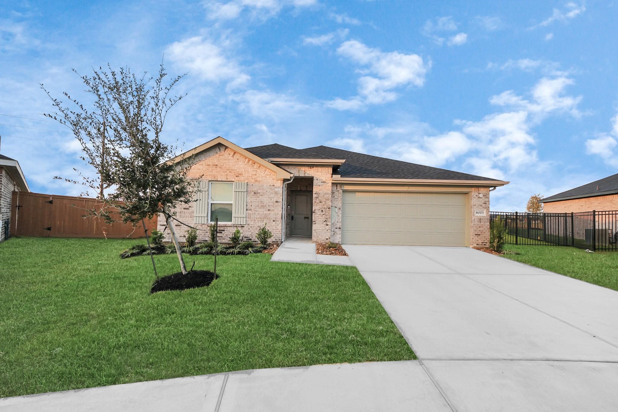 6003 Bella Breeze Drive Property Photo 4