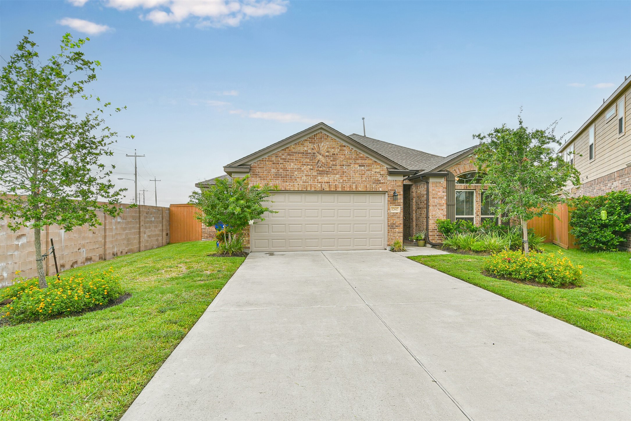 12617 White Cove Drive Property Photo 1