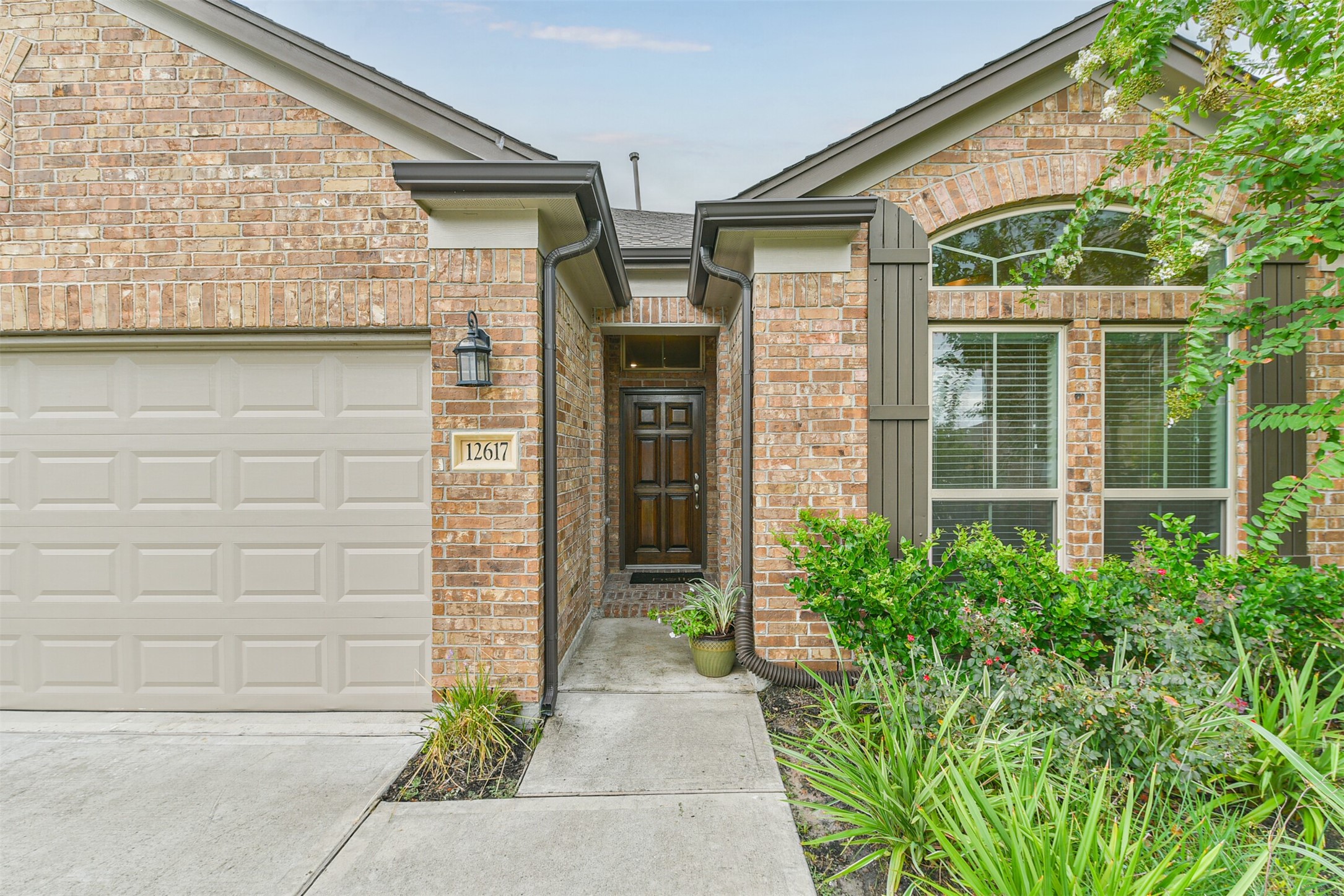 12617 White Cove Drive Property Photo 4