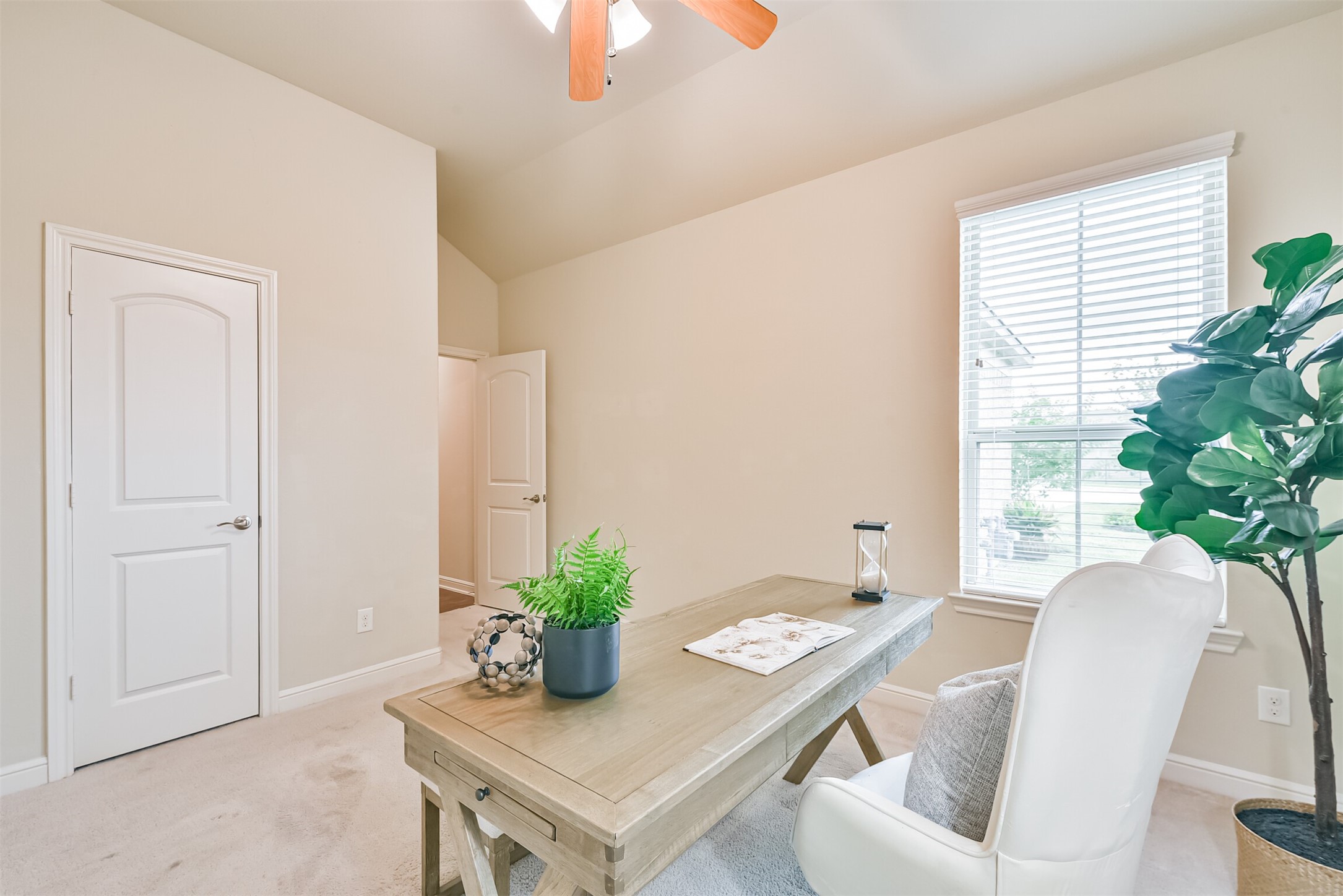 12617 White Cove Drive Property Photo 9