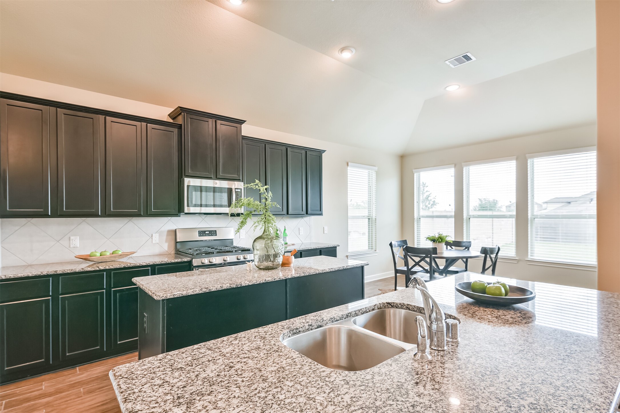 12617 White Cove Drive Property Photo 18