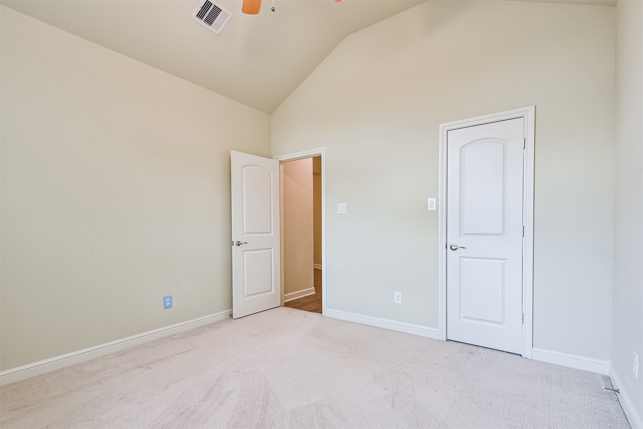 12617 White Cove Drive Property Photo 38