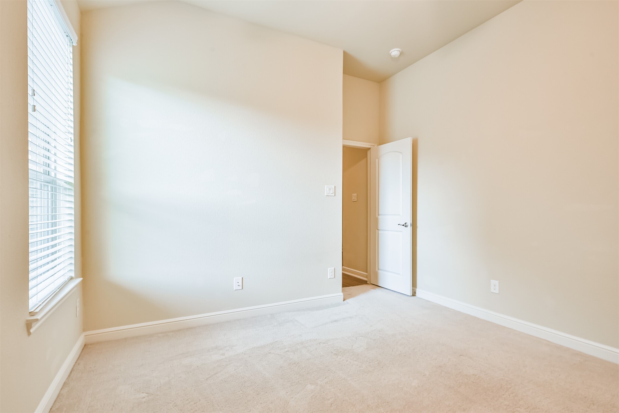 12617 White Cove Drive Property Photo 39