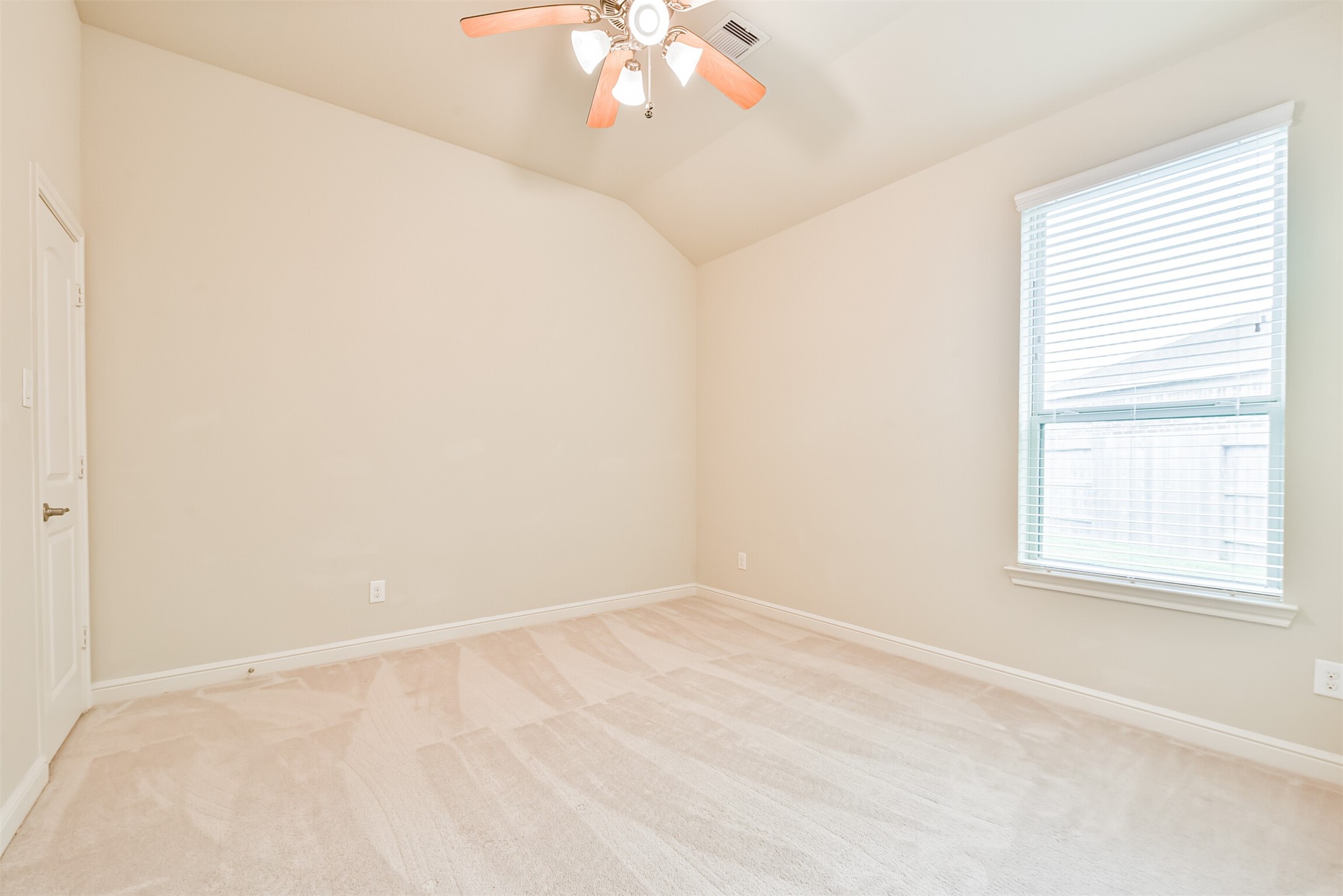12617 White Cove Drive Property Photo 41