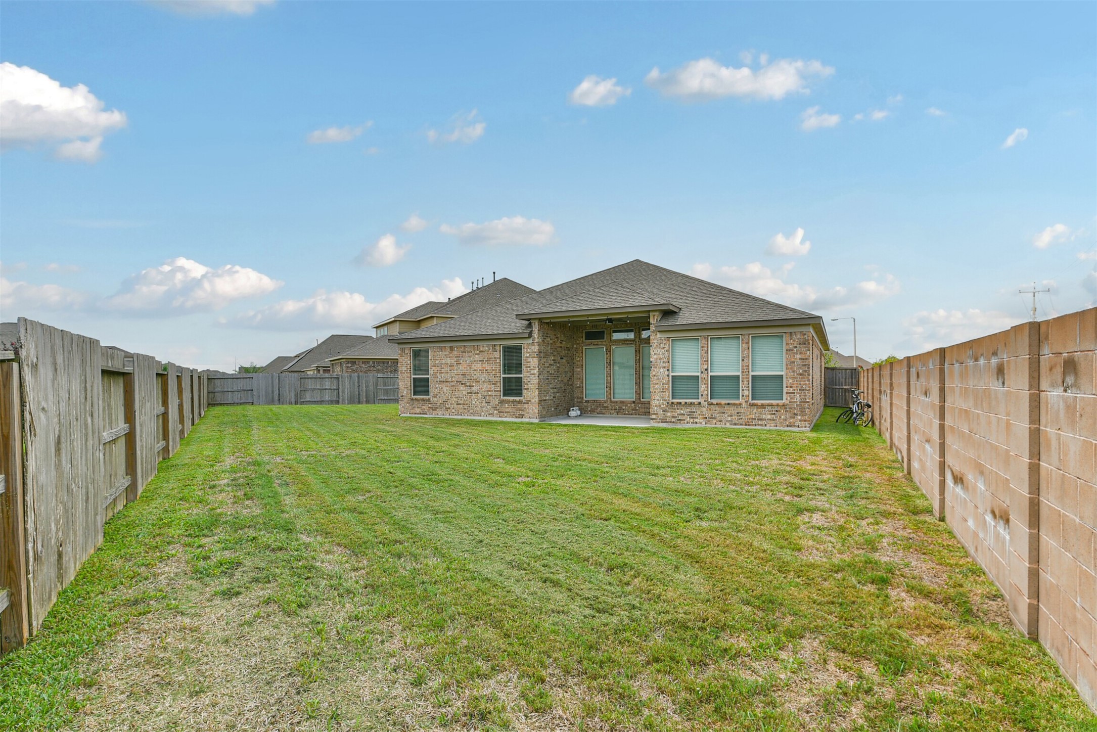 12617 White Cove Drive Property Photo 45