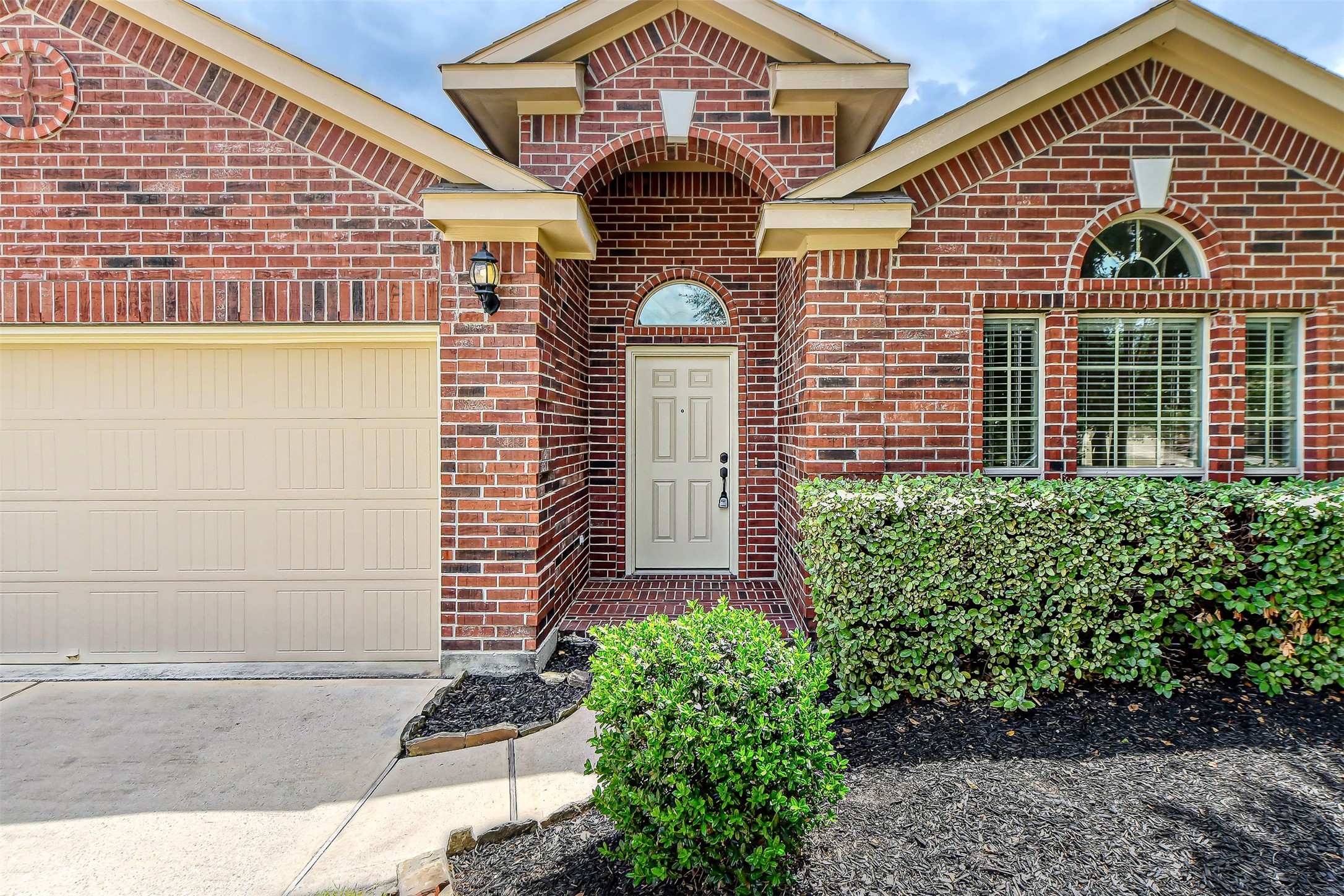 25522 Marmite Drive Property Photo 1