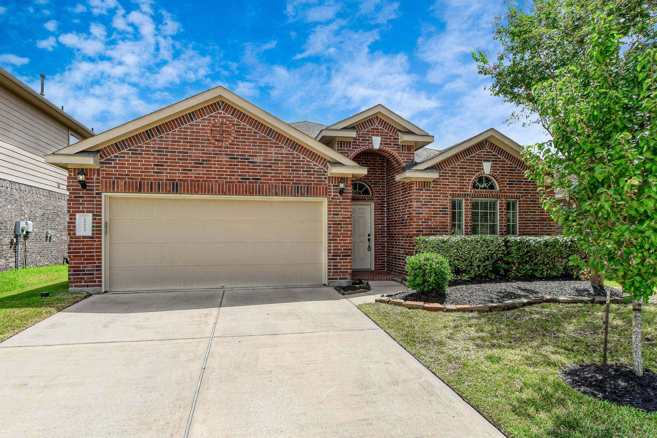 25522 Marmite Drive Property Photo 2