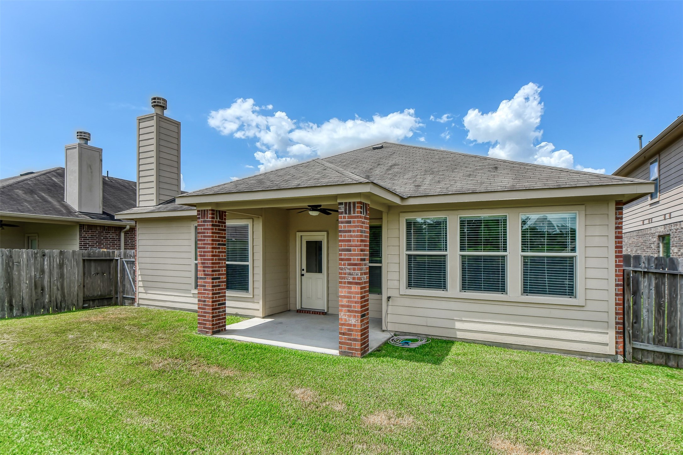 25522 Marmite Drive Property Photo 14
