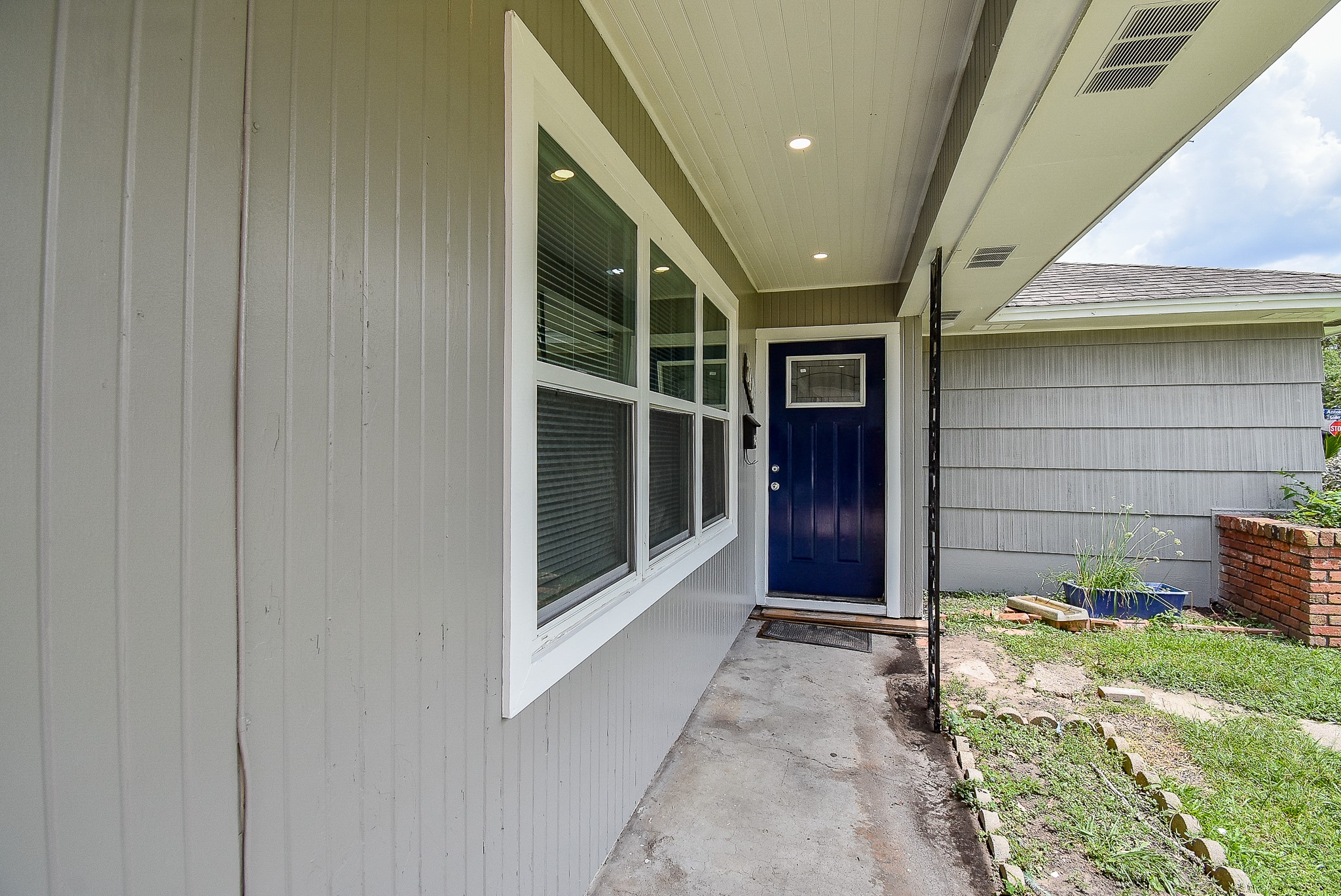 7406 Schiller Street Property Photo 4