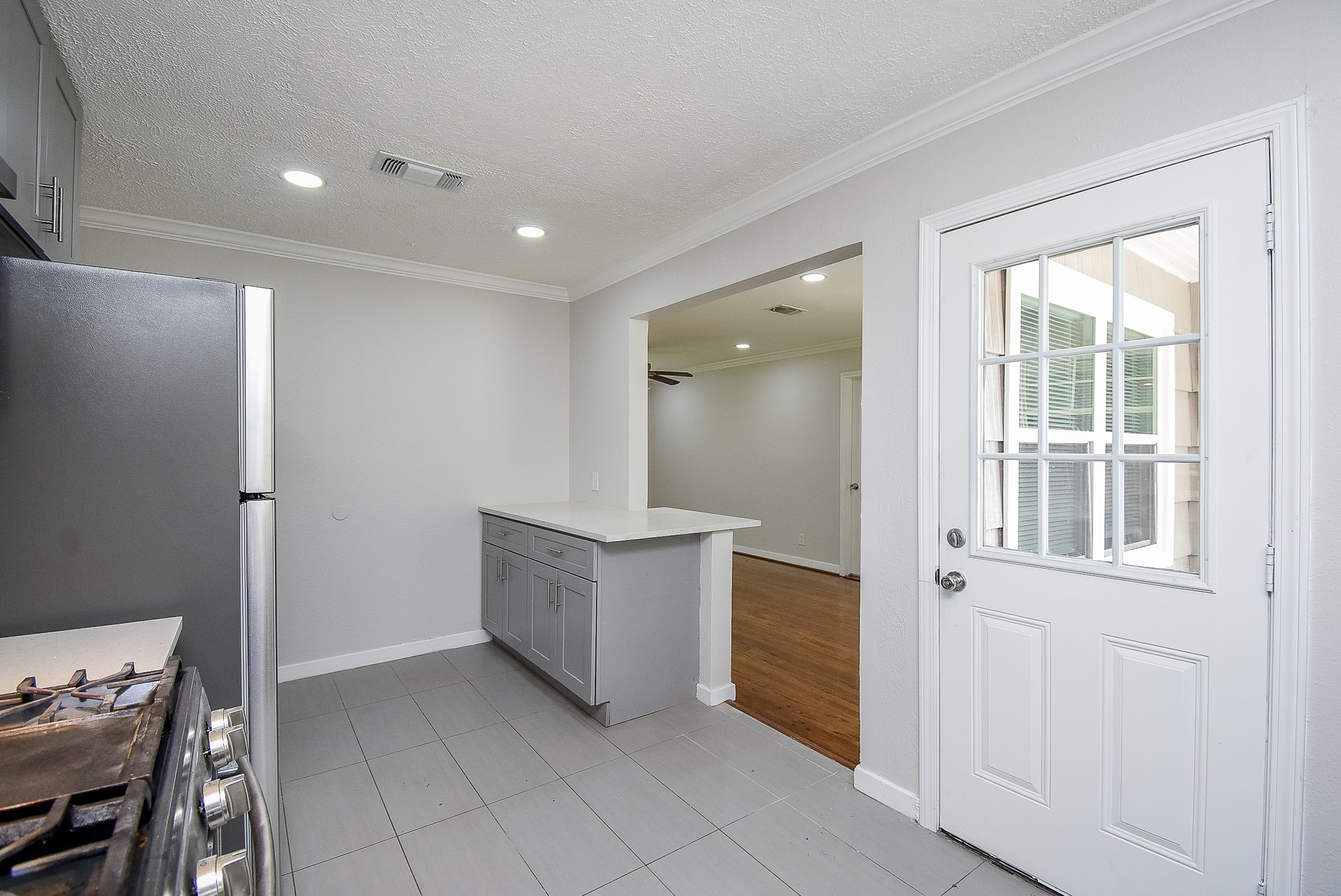 7406 Schiller Street Property Photo 16