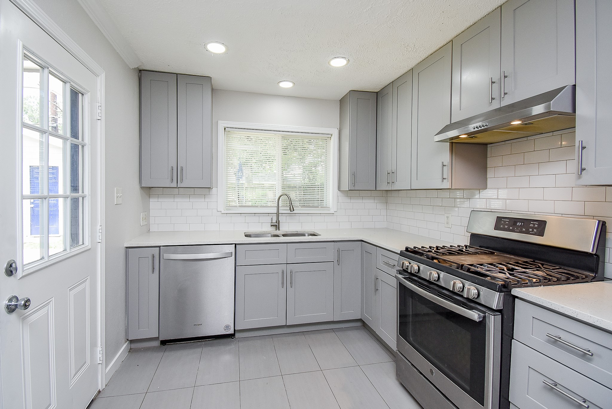 7406 Schiller Street Property Photo 17