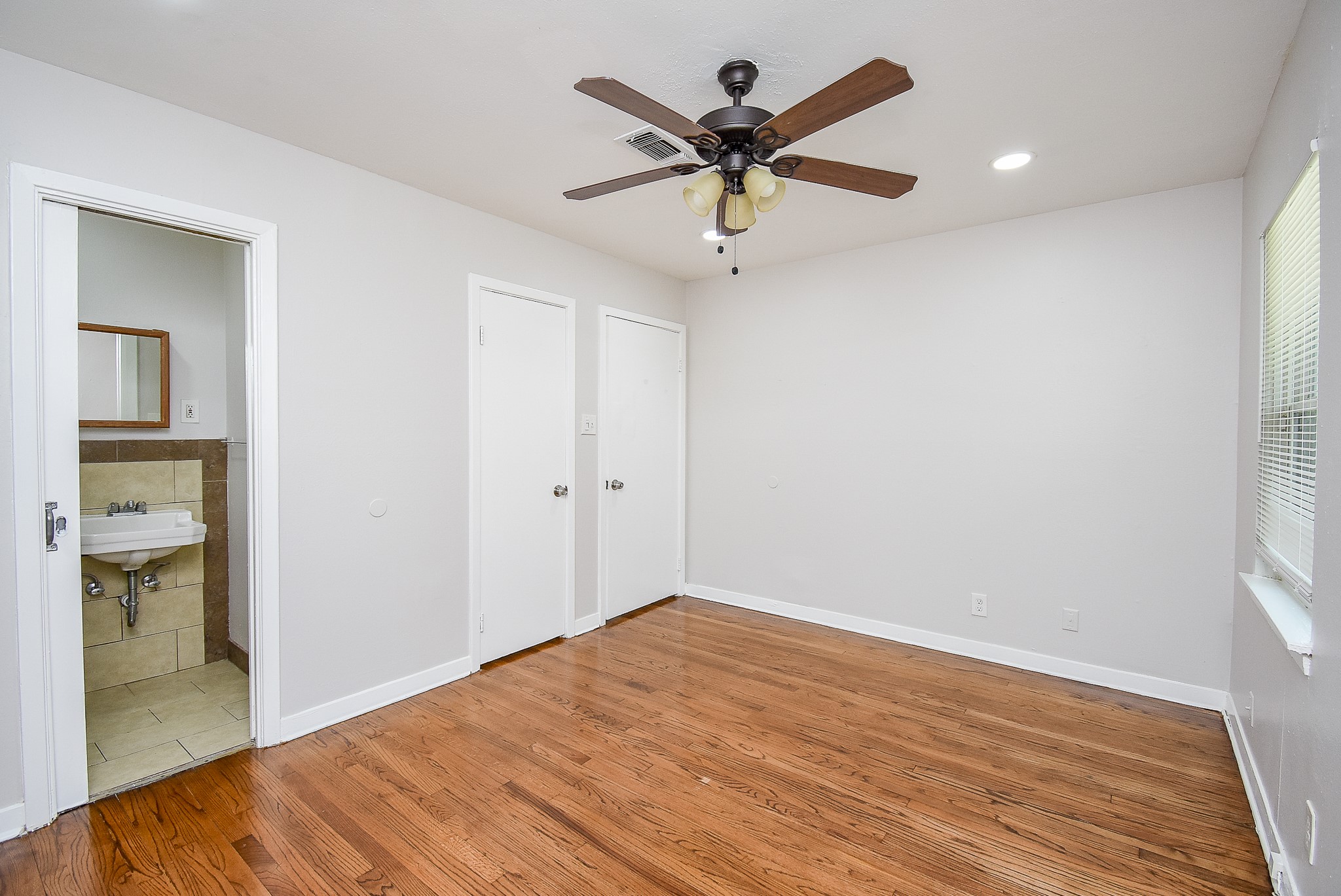7406 Schiller Street Property Photo 23